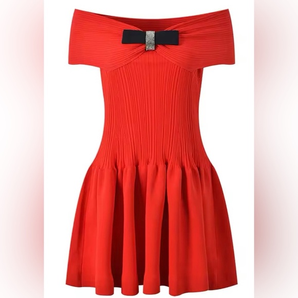 Self-Portrait レッドのオフショルダードレス